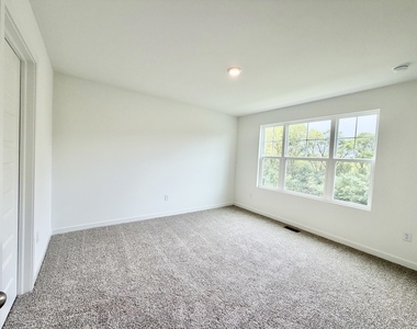 513 Yosemite Way - Photo Thumbnail 12