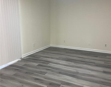 1622 Homestead Trail - Photo Thumbnail 5