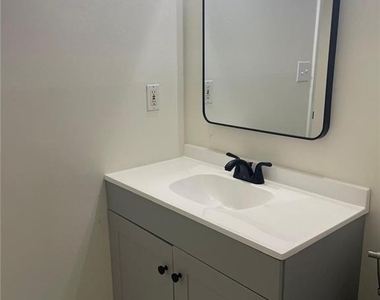 1622 Homestead Trail - Photo Thumbnail 11