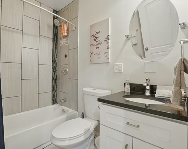 2724 W Division Street - Photo Thumbnail 6