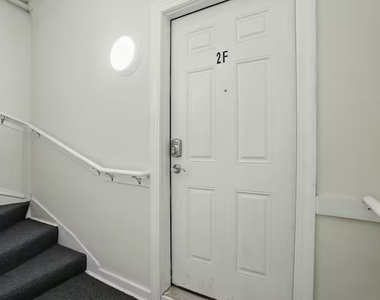2724 W Division Street - Photo Thumbnail 10