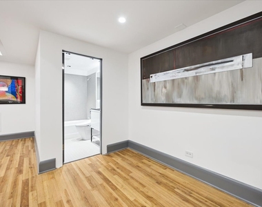 1318 N Astor Street - Photo Thumbnail 67