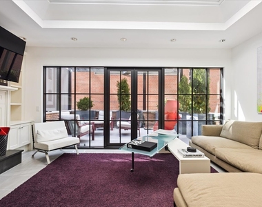 1318 N Astor Street - Photo Thumbnail 42