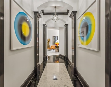 1318 N Astor Street - Photo Thumbnail 1
