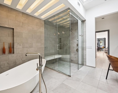 1318 N Astor Street - Photo Thumbnail 56