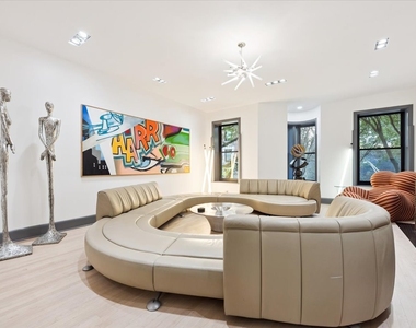 1318 N Astor Street - Photo Thumbnail 26