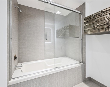 1318 N Astor Street - Photo Thumbnail 72