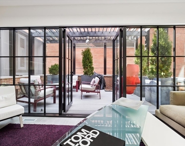 1318 N Astor Street - Photo Thumbnail 43