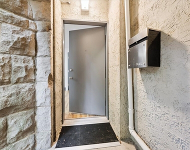 1318 N Astor Street - Photo Thumbnail 65