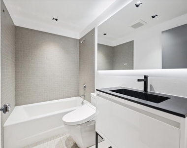 1318 N Astor Street - Photo Thumbnail 68