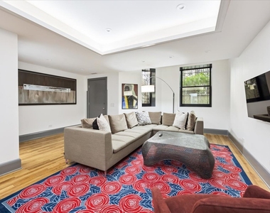 1318 N Astor Street - Photo Thumbnail 66