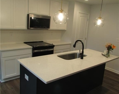 2367 Summit Avenue Nw - Photo Thumbnail 8