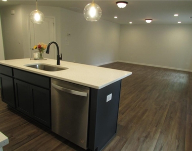 2367 Summit Avenue Nw - Photo Thumbnail 10