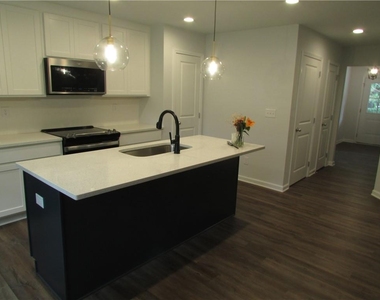 2367 Summit Avenue Nw - Photo Thumbnail 7