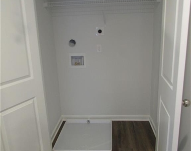 2367 Summit Avenue Nw - Photo Thumbnail 34