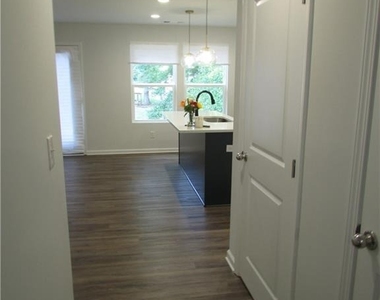 2367 Summit Avenue Nw - Photo Thumbnail 5