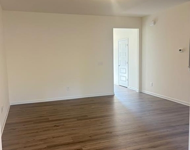 156 Oconee Road - Photo Thumbnail 8