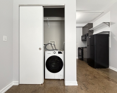 1136 W Wilson Avenue - Photo Thumbnail 2