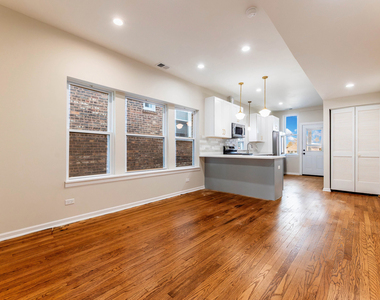 18 S Austin Boulevard - Photo Thumbnail 2