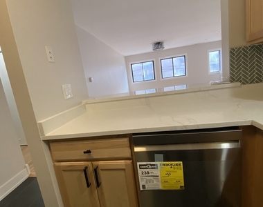 1455 W Fullerton Avenue - Photo Thumbnail 16