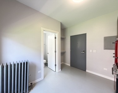 4700 N Racine Avenue - Photo Thumbnail 10