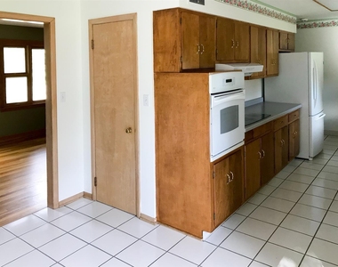 936 Somonauk Street - Photo Thumbnail 4