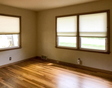 936 Somonauk Street - Photo Thumbnail 5