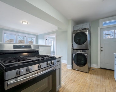 845 Lyman Avenue - Photo Thumbnail 4