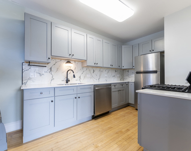 845 Lyman Avenue - Photo Thumbnail 3