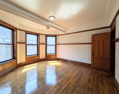 4943 N Winthrop Avenue - Photo Thumbnail 16