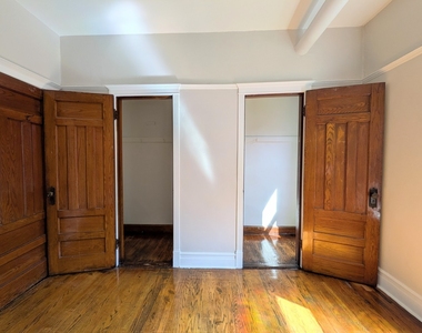4943 N Winthrop Avenue - Photo Thumbnail 14
