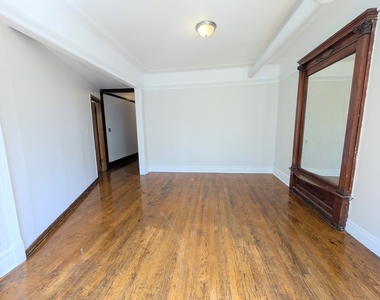 4943 N Winthrop Avenue - Photo Thumbnail 8