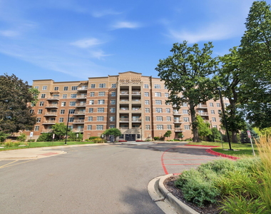 125 Lakeview Drive - Photo Thumbnail 2