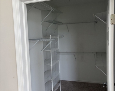 625 Deerfield Road - Photo Thumbnail 7