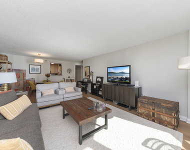 195 N Harbor Drive - Photo Thumbnail 2