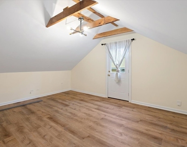 692 Cherry Avenue - Photo Thumbnail 4