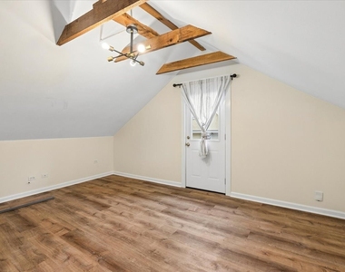 692 Cherry Avenue - Photo Thumbnail 5