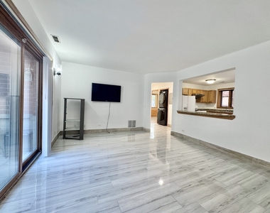5965 N Northwest Highway - Photo Thumbnail 2
