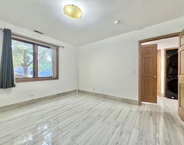 5965 N Northwest Highway - Photo Thumbnail 11
