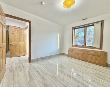 5965 N Northwest Highway - Photo Thumbnail 15
