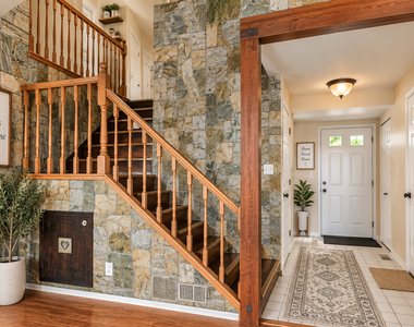 2109 Camden Lane - Photo Thumbnail 10