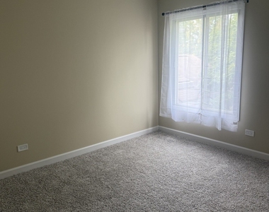 2436 W Salem Court - Photo Thumbnail 10