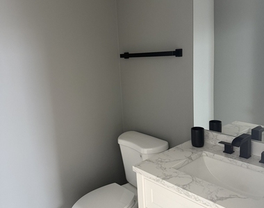 2436 W Salem Court - Photo Thumbnail 13