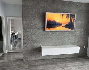 1235 S Prairie Avenue - Photo Thumbnail 6
