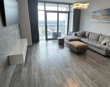 1235 S Prairie Avenue - Photo Thumbnail 5