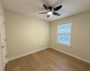9155 Nesbit Ferry Road - Photo Thumbnail 33