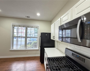 9155 Nesbit Ferry Road - Photo Thumbnail 7