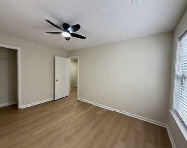 9155 Nesbit Ferry Road - Photo Thumbnail 36