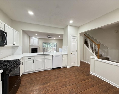 9155 Nesbit Ferry Road - Photo Thumbnail 3