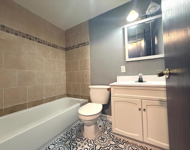3023 Jamestown Court - Photo Thumbnail 9